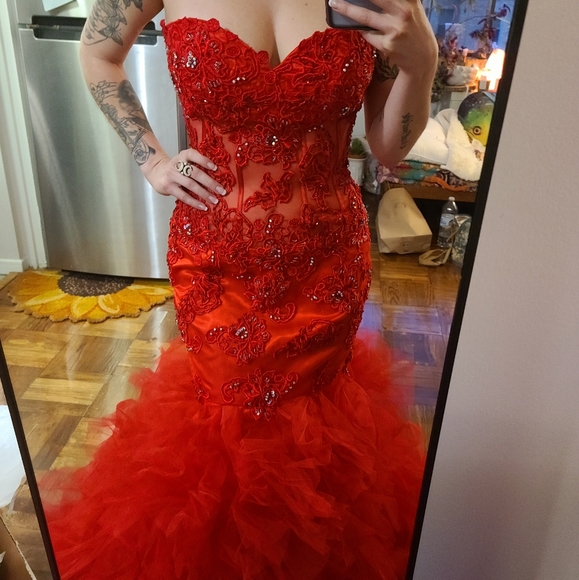 Jasz Couture Designer Gown - Picture 3 of 6